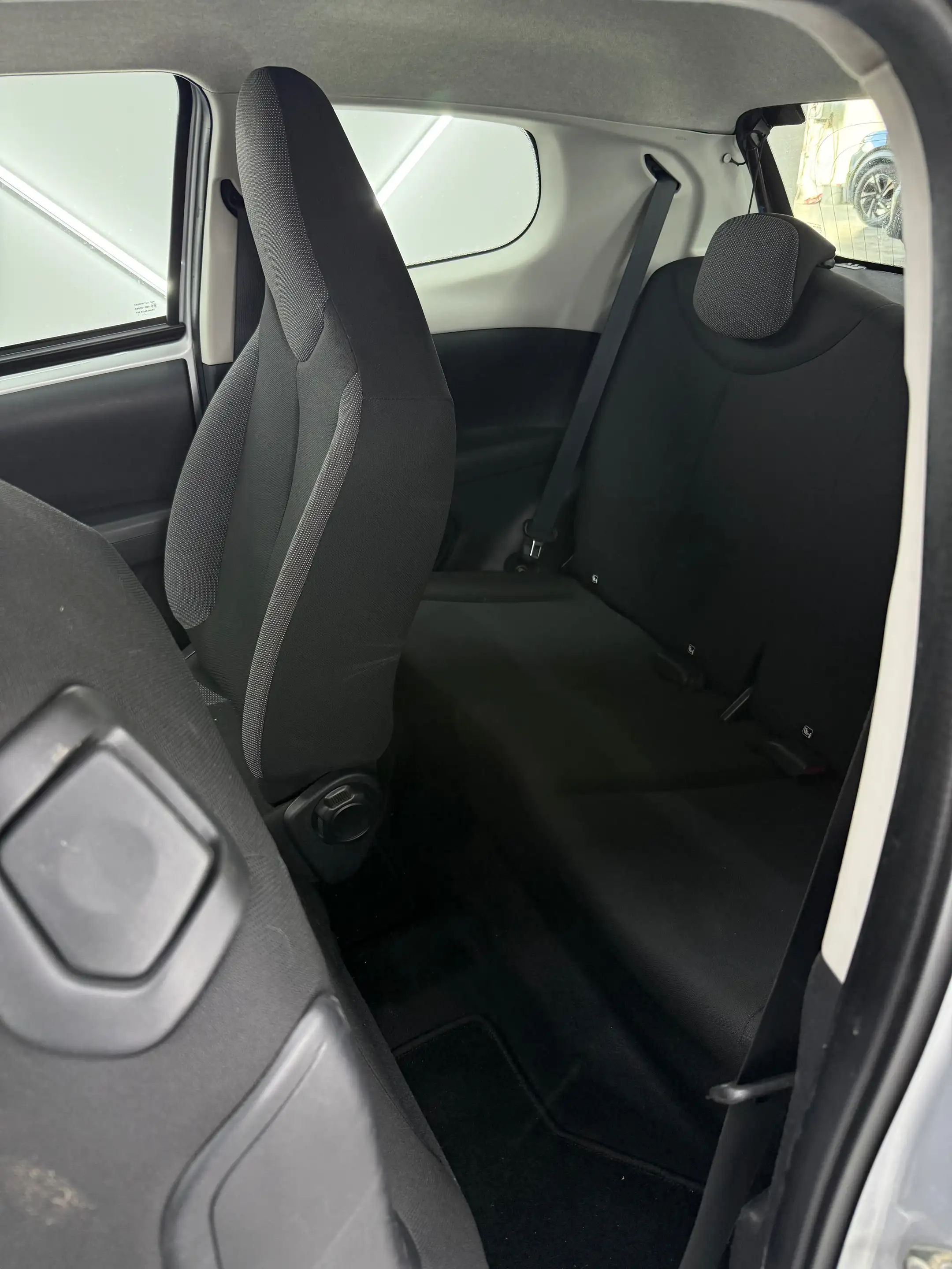 Peugeot 108 108 1.0 VTi Like S — photo 8