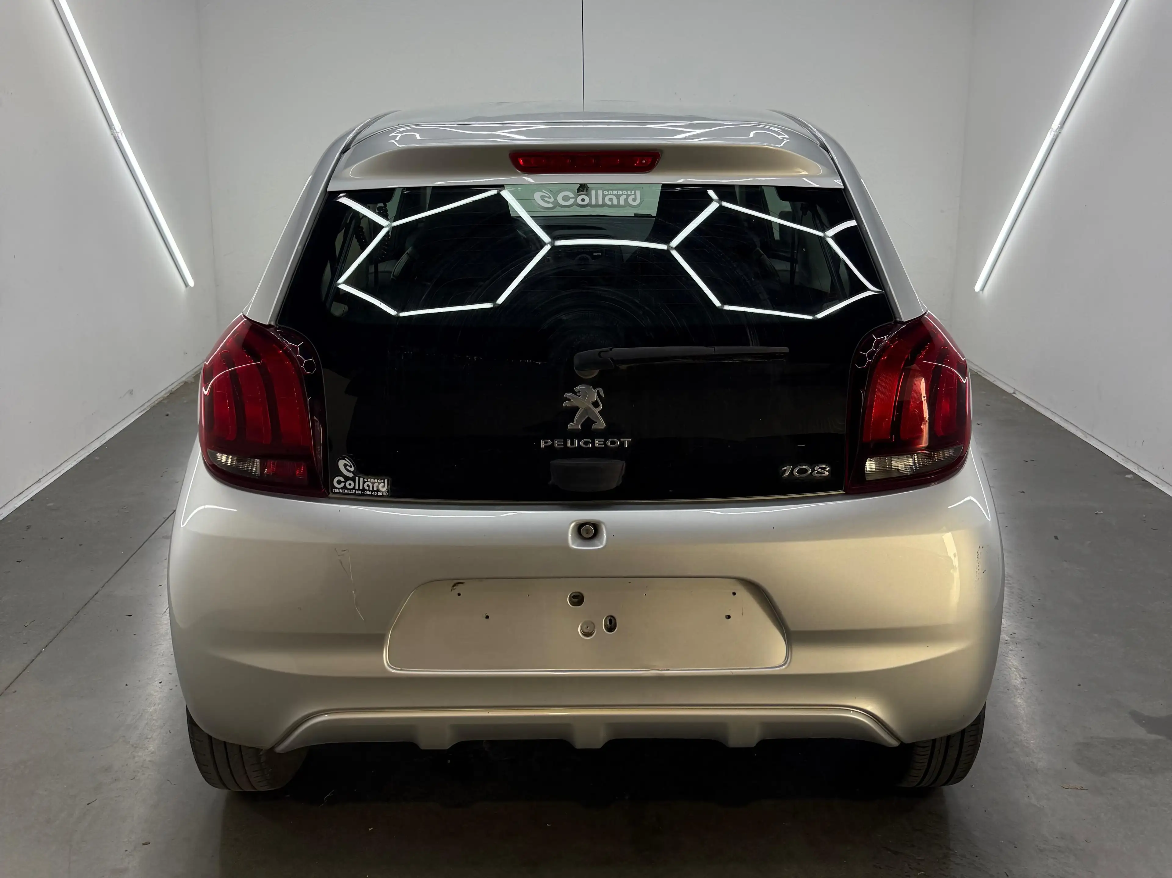 Peugeot 108 108 1.0 VTi Like S — photo 5