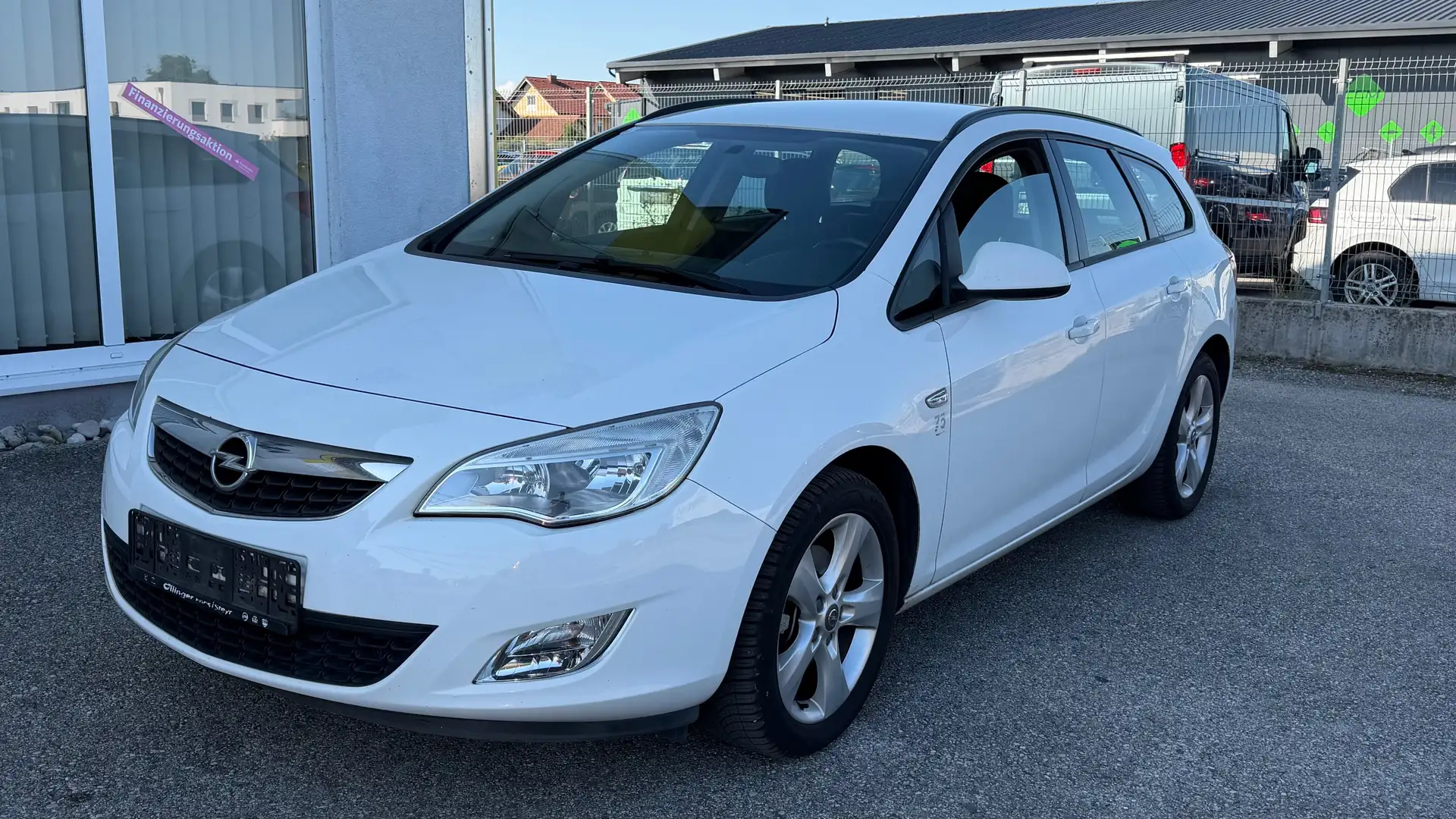 Opel Astra Design Edition Weiß - 2