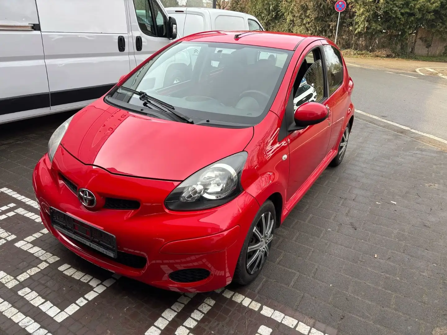 Toyota Aygo AYGO Cool Roşu - 1