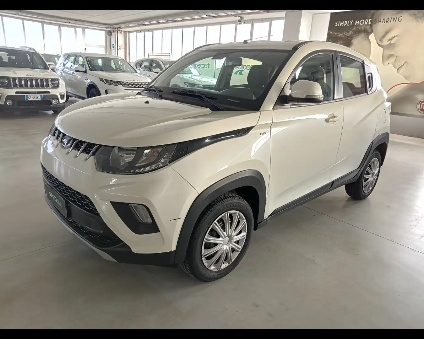 Mahindra KUV100 1.2 M-BiFuel K8 Bianco - 1
