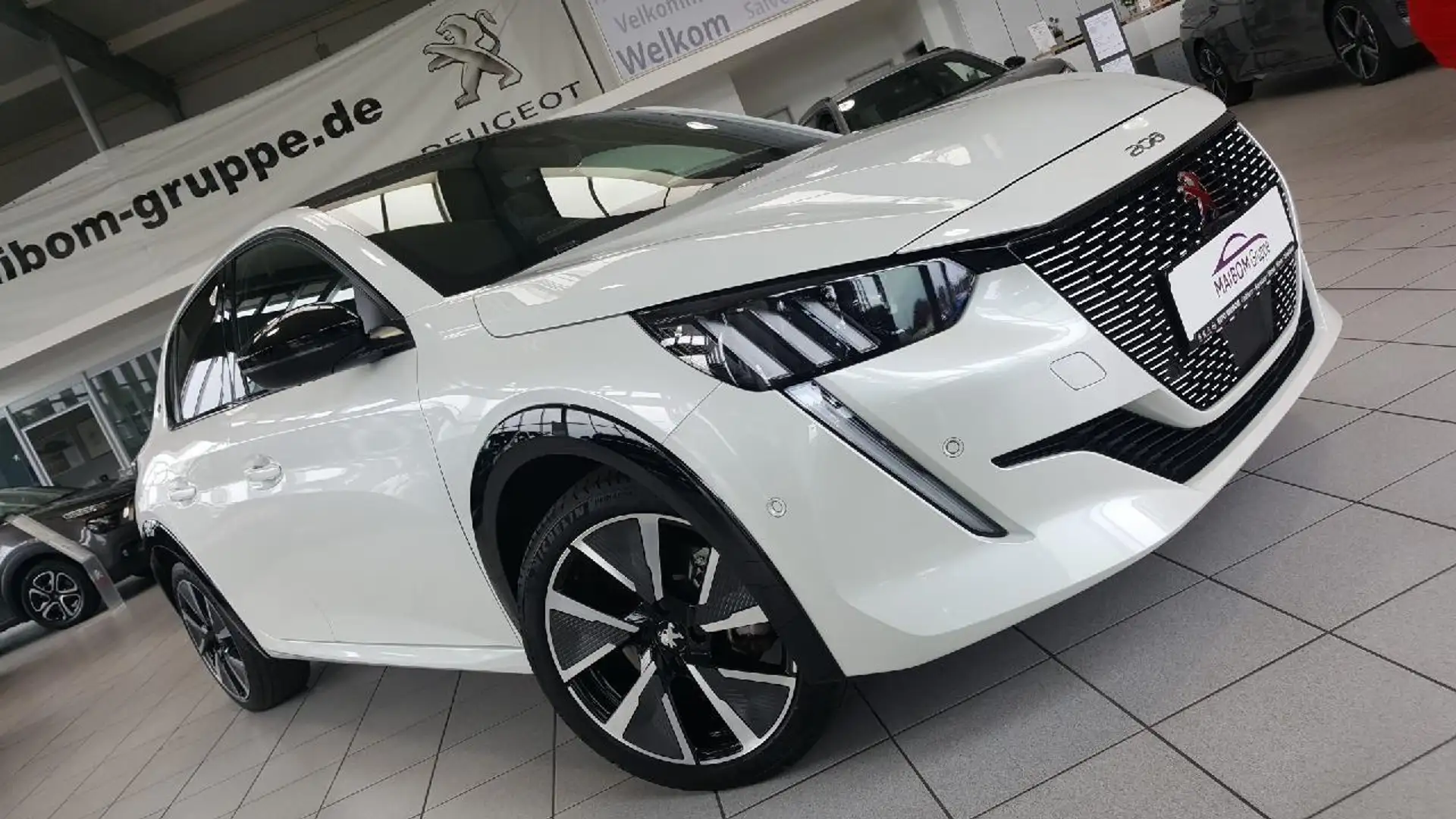 Peugeot 208 e- GT Blanc - 1