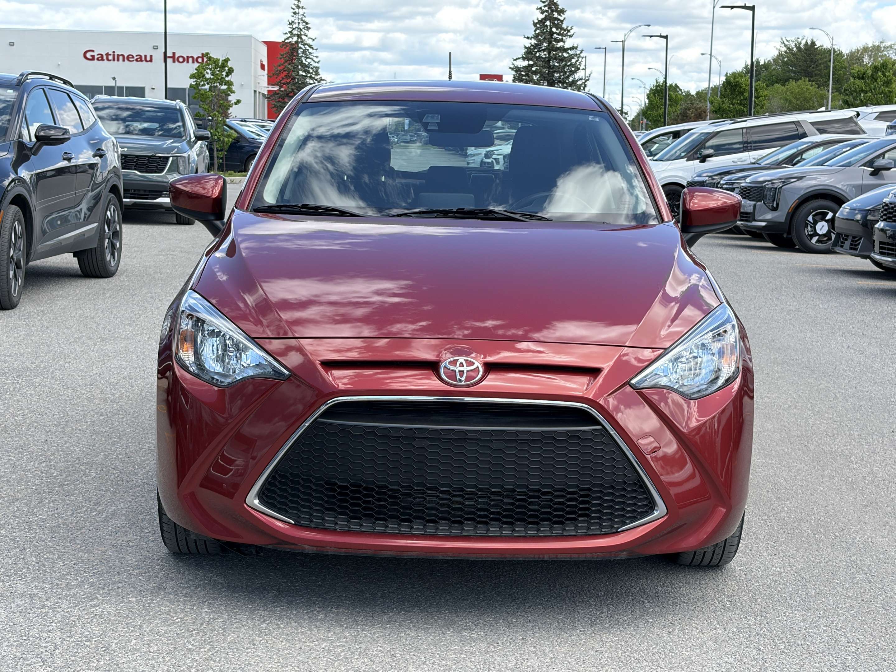 2020 Toyota Yaris Auto — photo 1