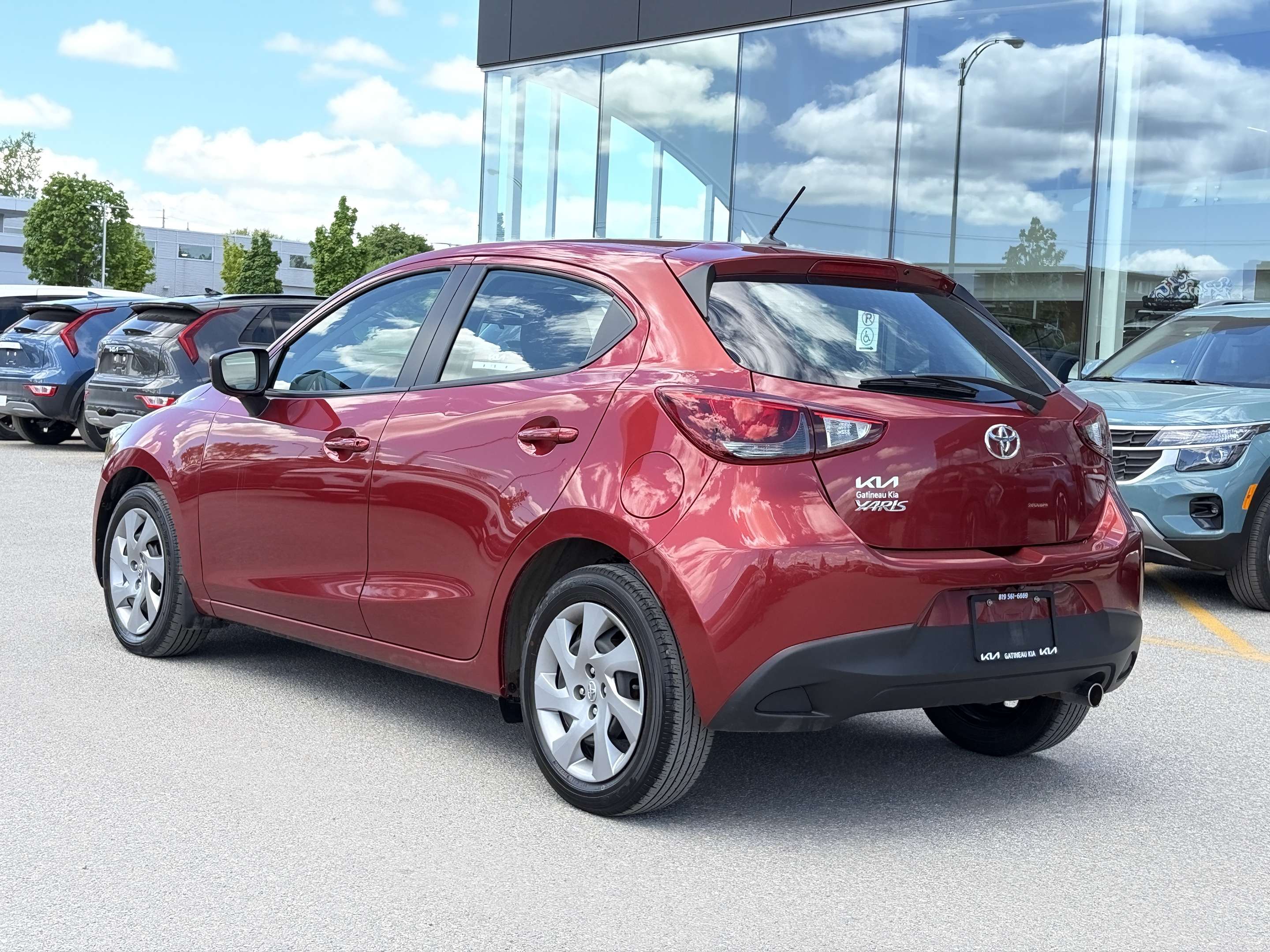 2020 Toyota Yaris Auto — photo 1