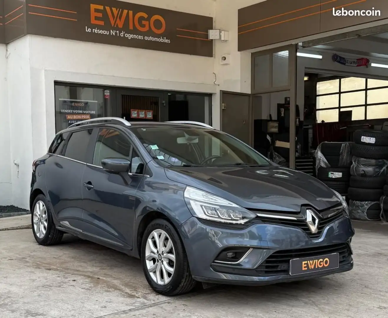 Renault Clio IV (2) ESTATE 1.2 TCE 120 ENERGY INTENS EDC %2B CAMERA REGULATEUR PARK ASSIST Blauw - 1