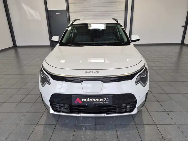Kia E-Niro view 2