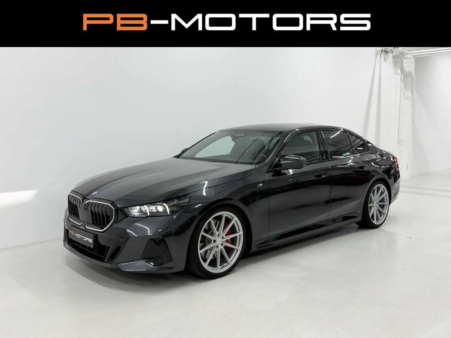 BMW 550 e PHEV xDrive M Sport Pro Individual 21" 360° Grau - 1