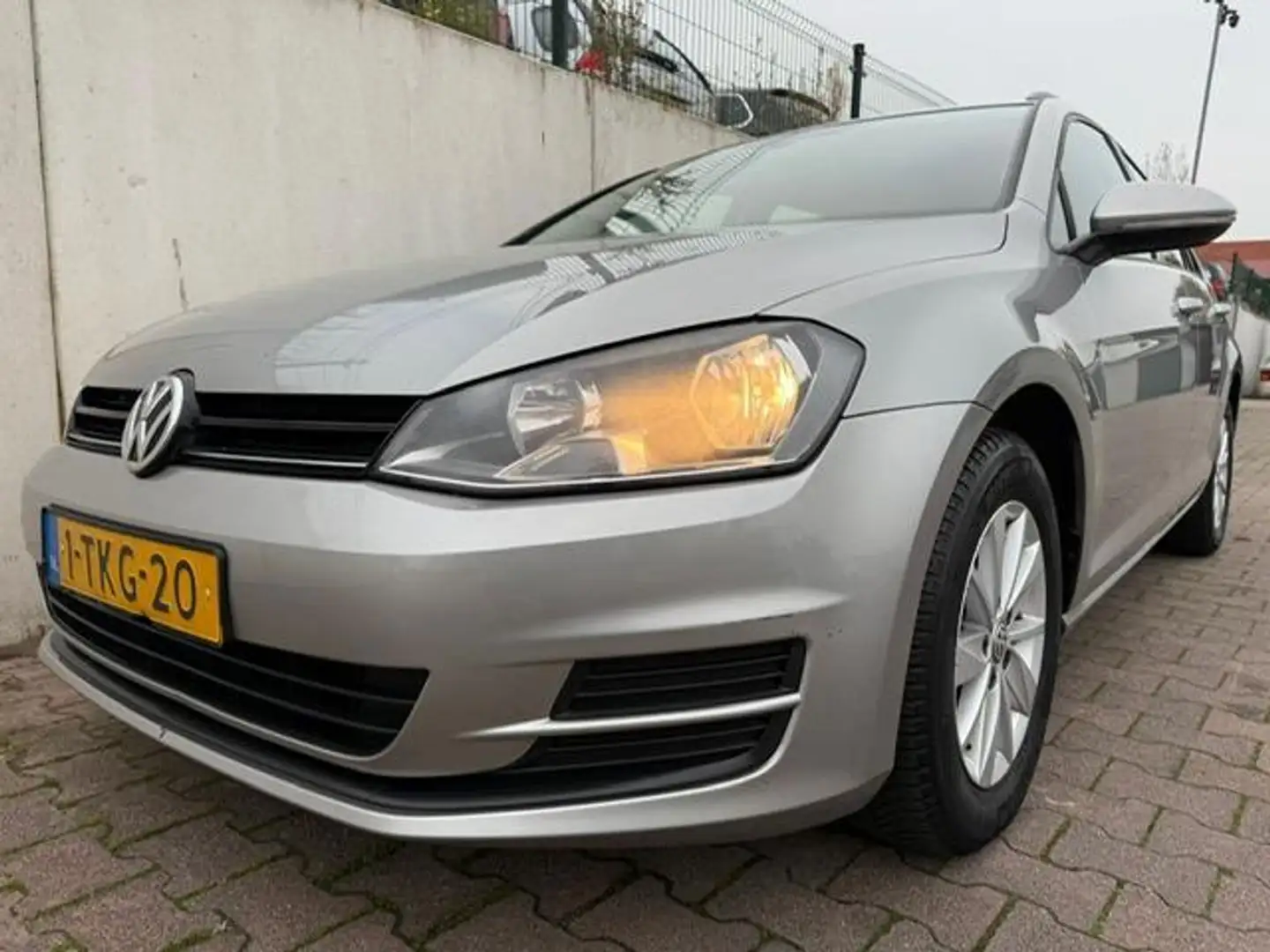 Volkswagen Golf Variant 1.2 TSI Comfortline/NAVI/CLIMA/NL AUTO/TREKHAAK/ZE Grijs - 2