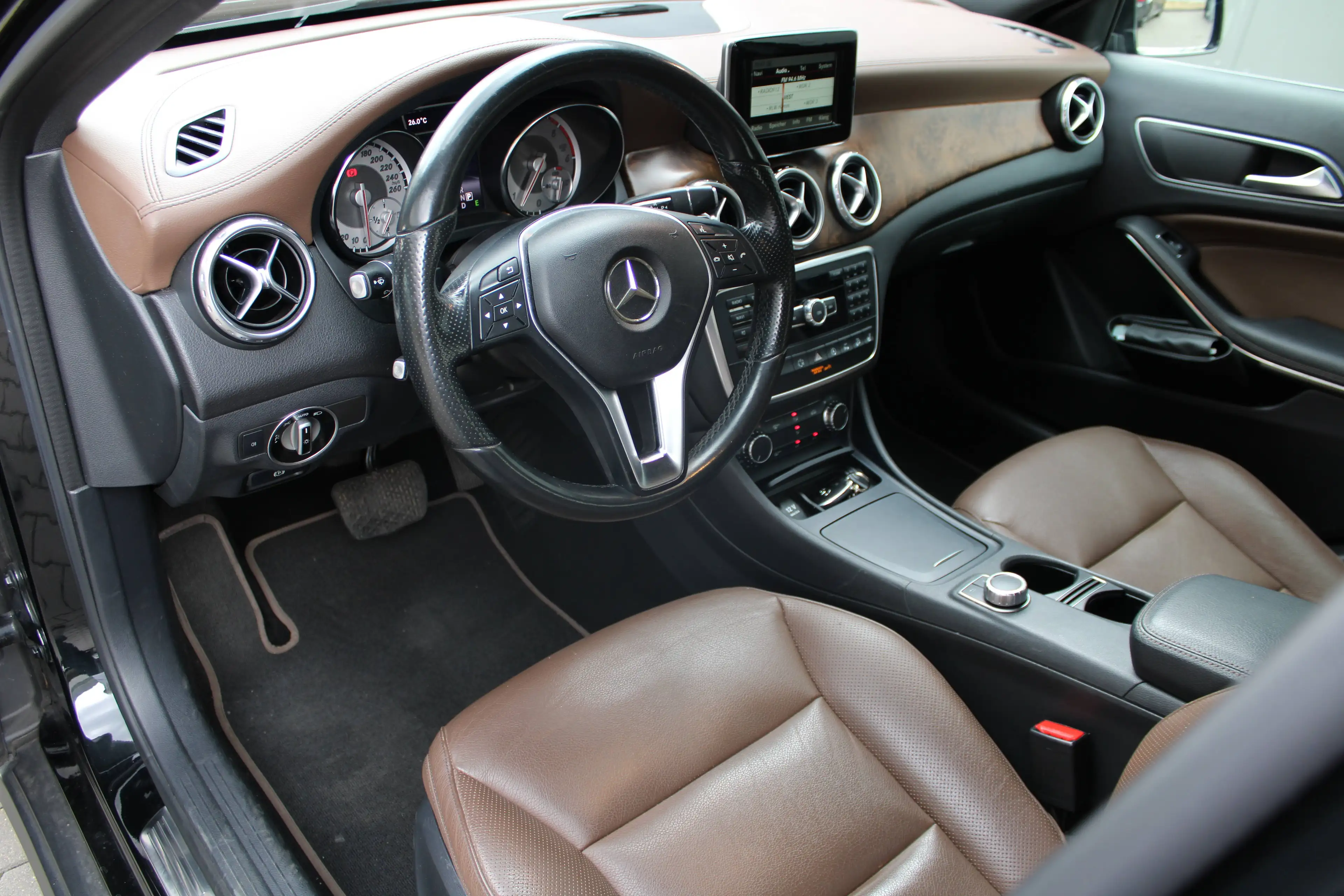 Mercedes-Benz GLA 220 GLA 220 CDI / d 4Matic (156.905) Urban Exklusiv-Paket — photo 10