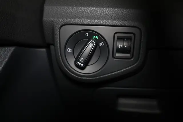 Volkswagen Golf Sportsvan view 13