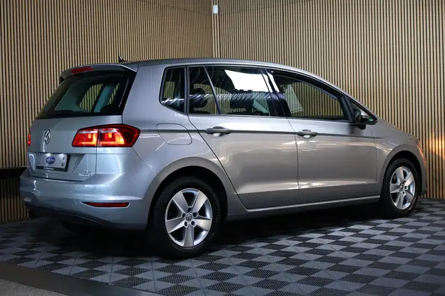 Volkswagen Golf Sportsvan view 5