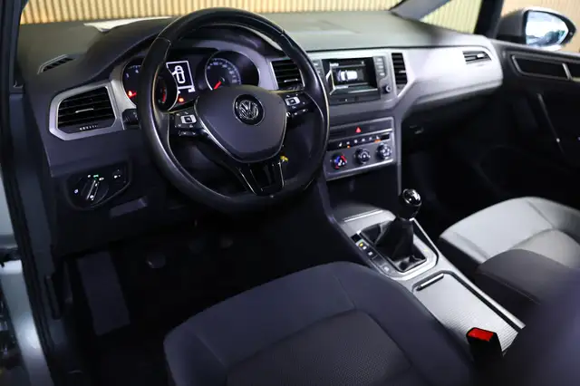 Volkswagen Golf Sportsvan view 26
