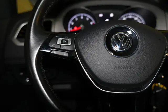 Volkswagen Golf Sportsvan view 14