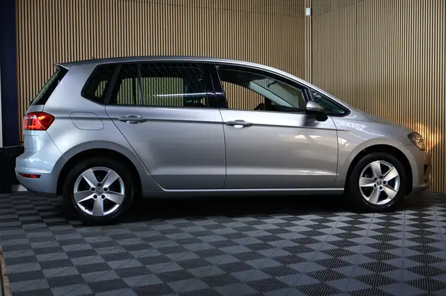 Volkswagen Golf Sportsvan view 6