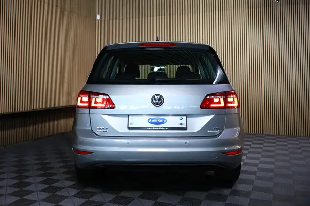 Volkswagen Golf Sportsvan view 7