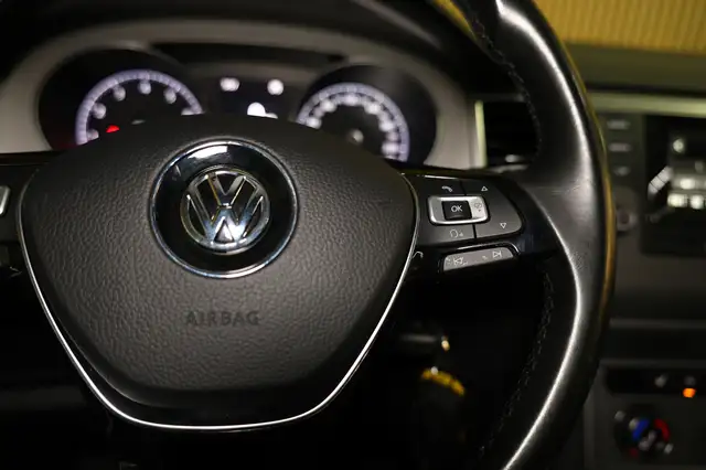 Volkswagen Golf Sportsvan view 15
