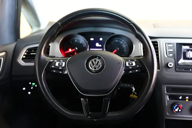 Volkswagen Golf Sportsvan view 29