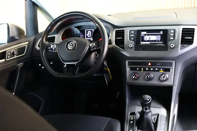 Volkswagen Golf Sportsvan view 17