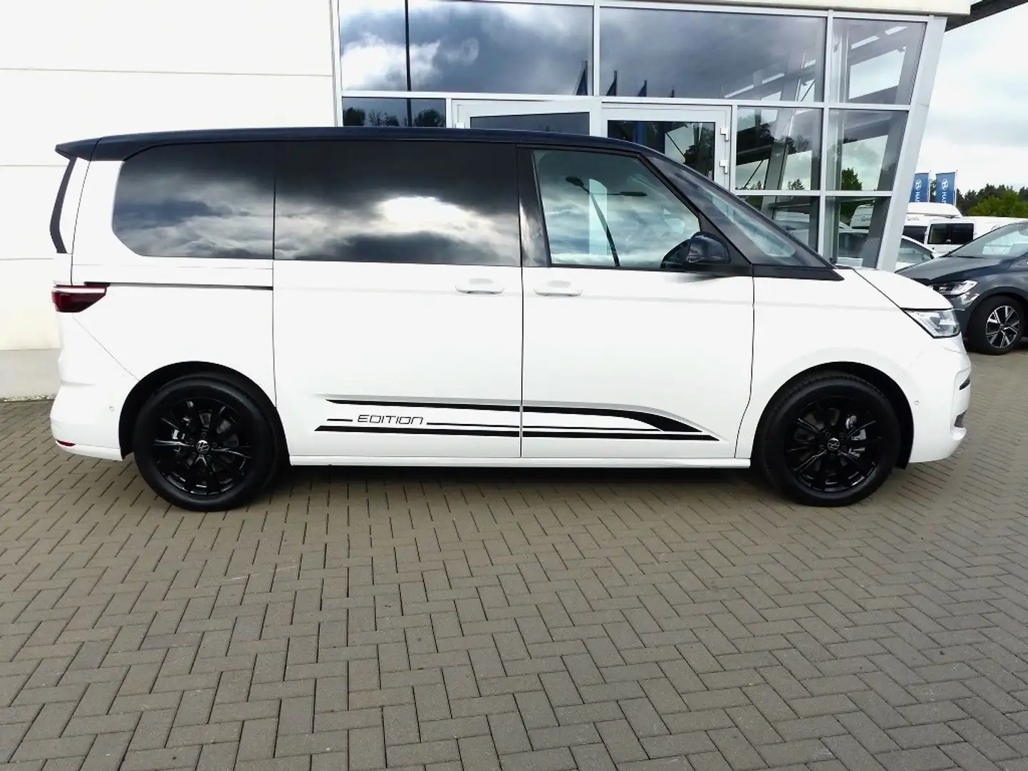 Volkswagen T7 Multivan Life 2.0 TDI DSG Edition *Sthz*AHK*PDC* Blanco - 2