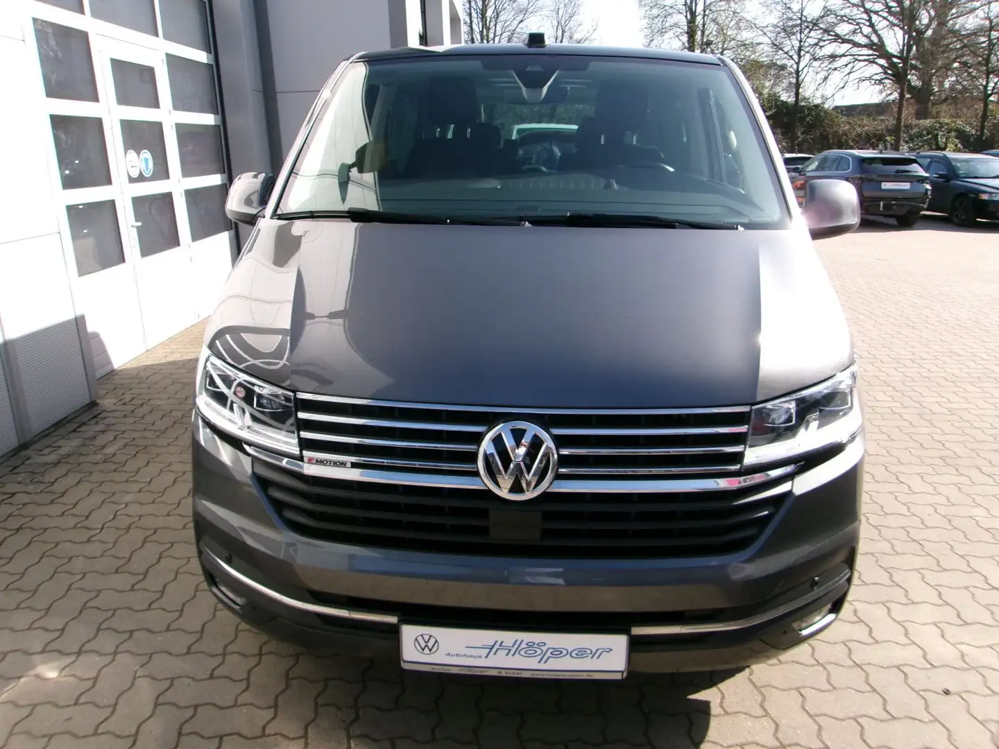 Volkswagen T6 Multivan T6.1 Multi 2.0 TDI DSG 4M+AHK+NAV+STANDHEIZUNG Gris - 2
