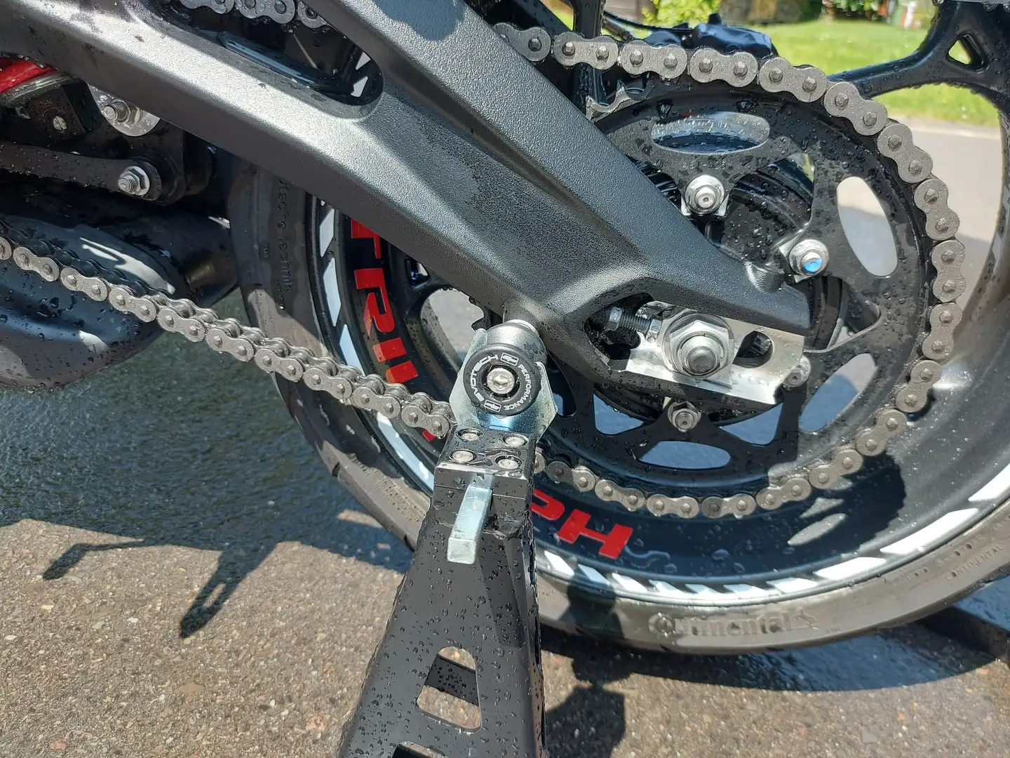 Triumph Street Triple 765 R Alb - 2