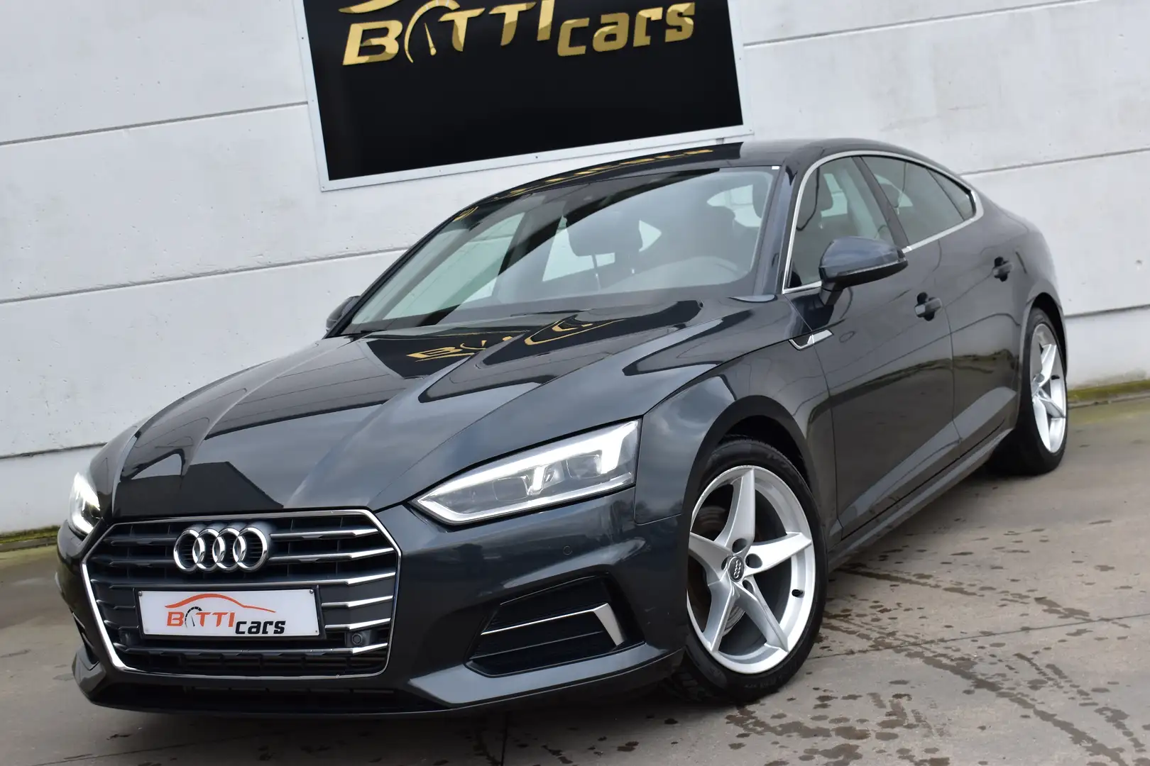 Audi A5 2.0 TFSI* Navi* Zetelverw.* Airco* PDC* 18" Velgen Grau - 1