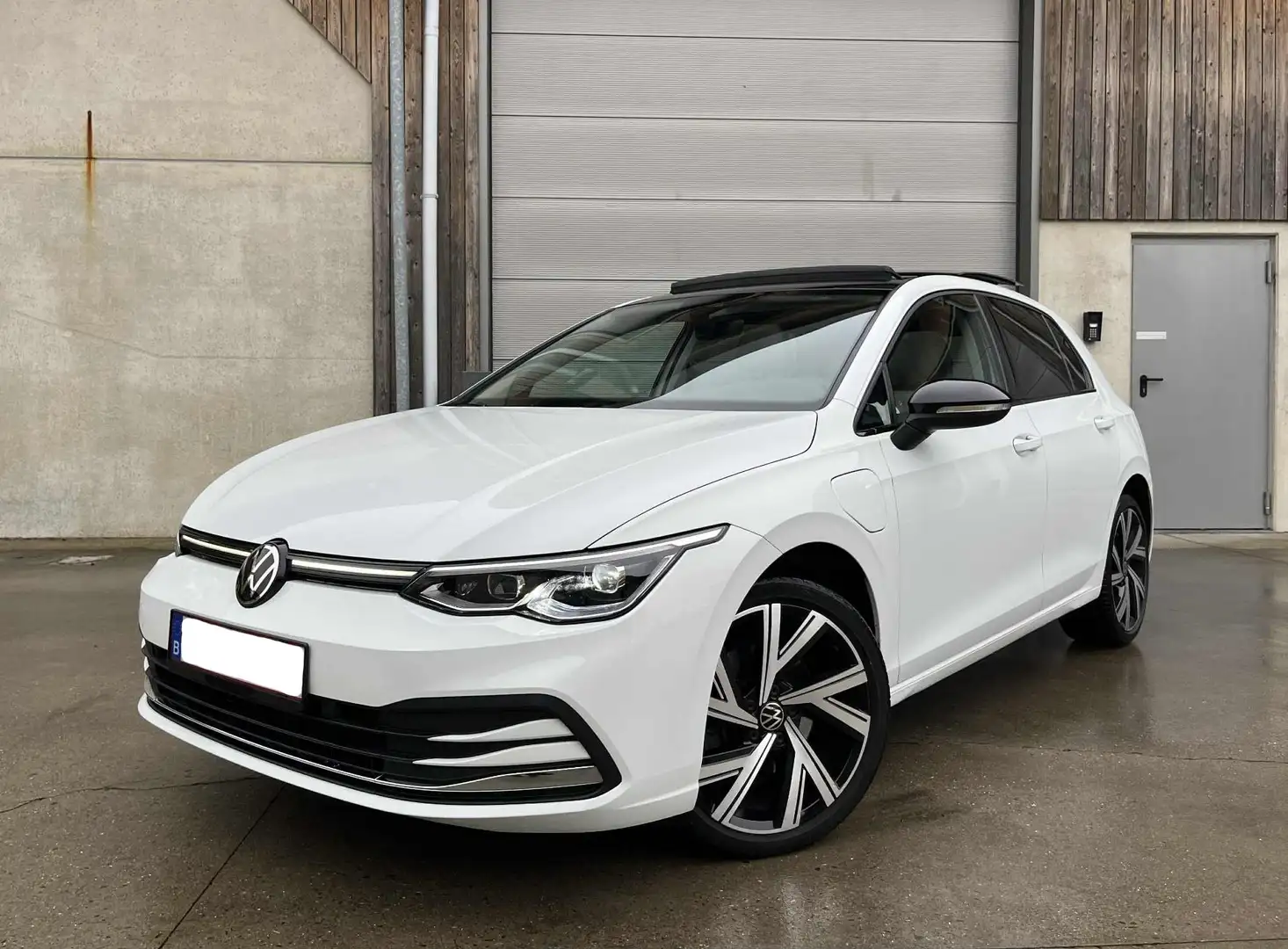 Volkswagen Golf 1.4 eHybrid | Dealer onderhouden-Pano-massage Blanc - 1