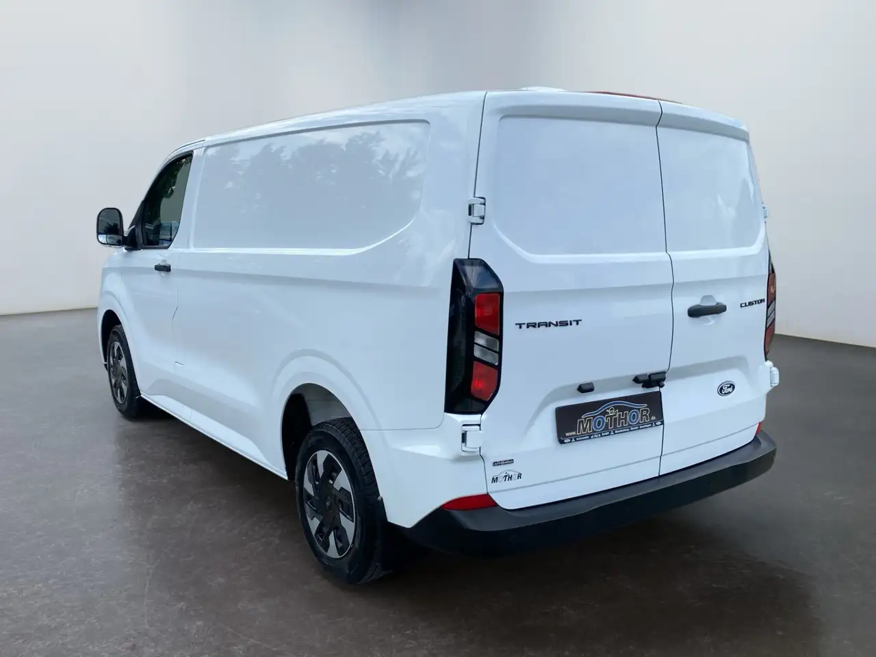 Ford Custom Trend 2.5 PHEV L1 ACC+PDC+KAMERA, миниатюра 4
