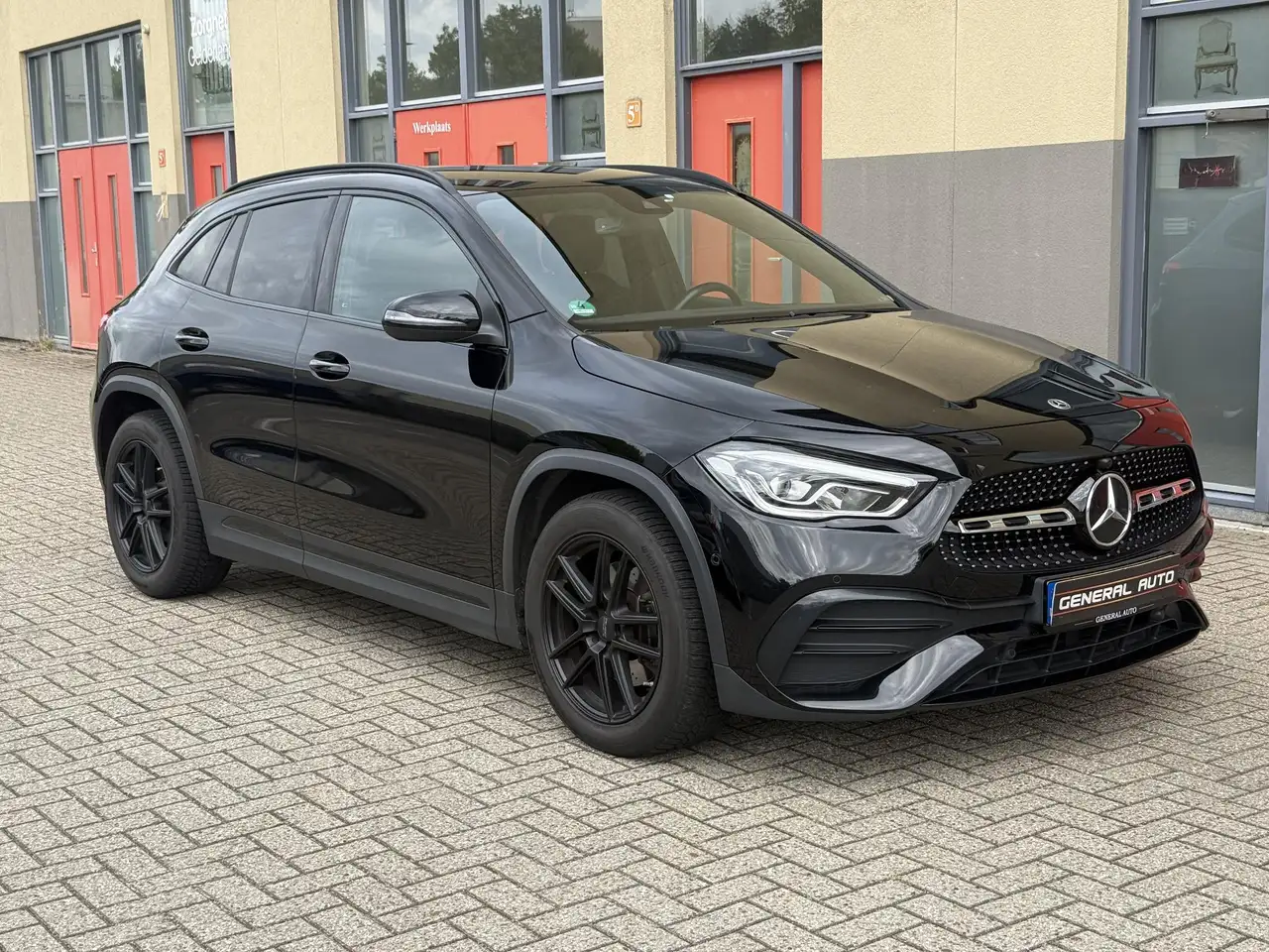 Mercedes-Benz GLA AMG Line, Automaat, Alcantara, миниатюра 3