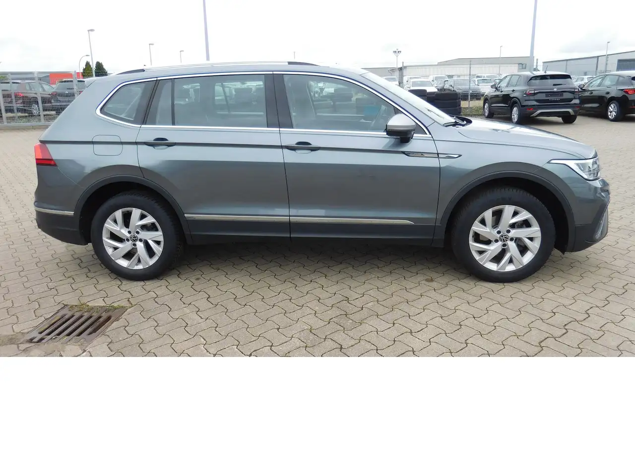 Volkswagen Tiguan Allspace 1.5 TSI Life 7 Sitze Navi DSG, миниатюра 2