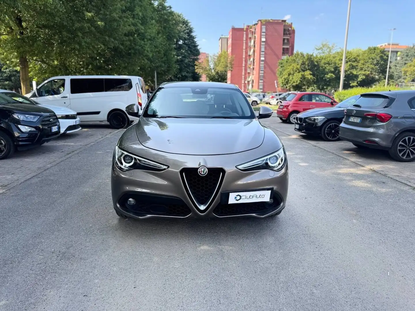 Alfa Romeo Stelvio 2.2 t Business rwd 180cv auto Beige - 2