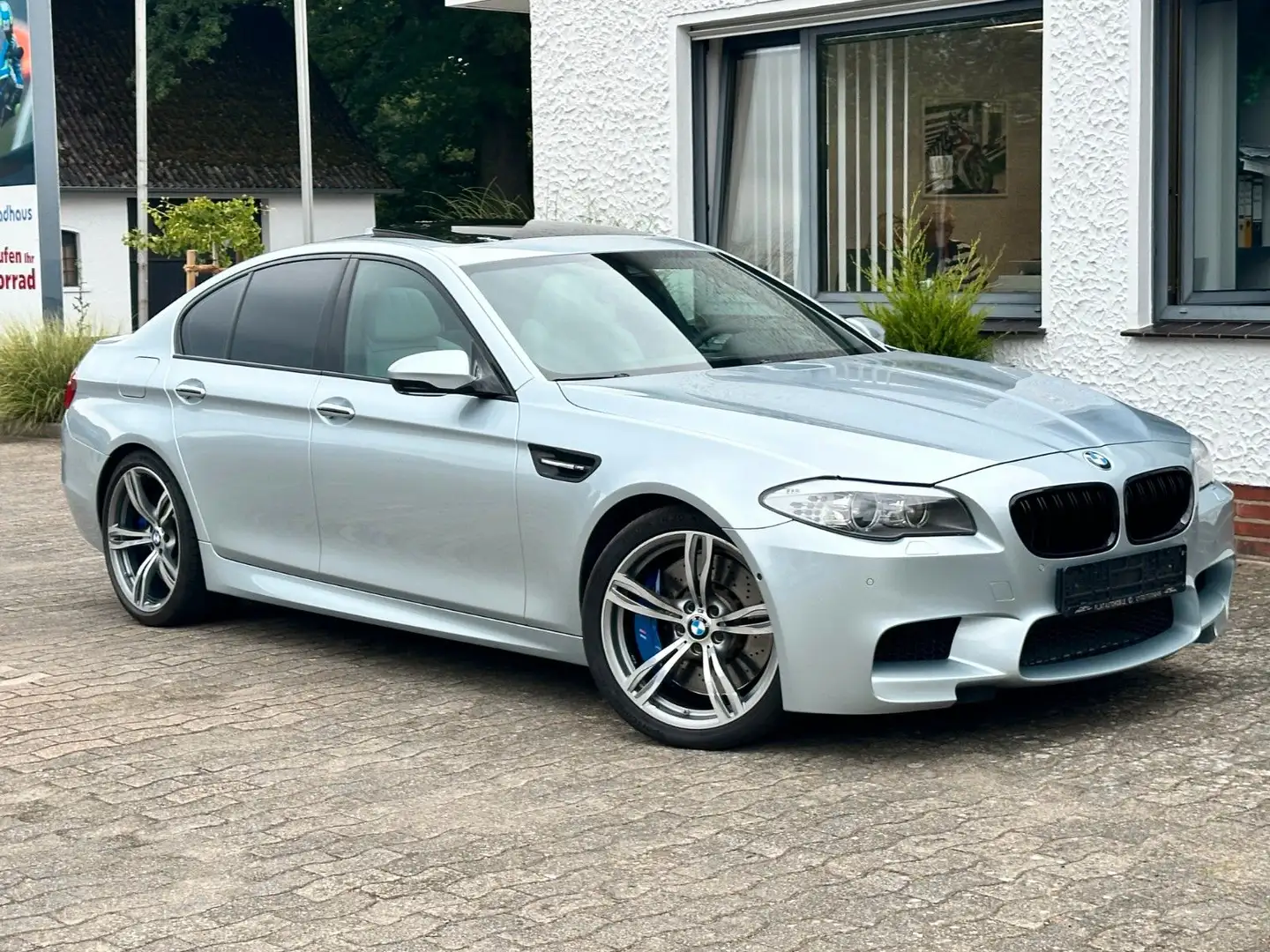 BMW M5 HeadUp/360°Kam/Bang&Olu/SoftClose Silver - 1