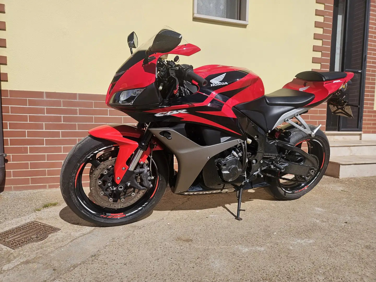 Honda CBR 600 Červená - 1