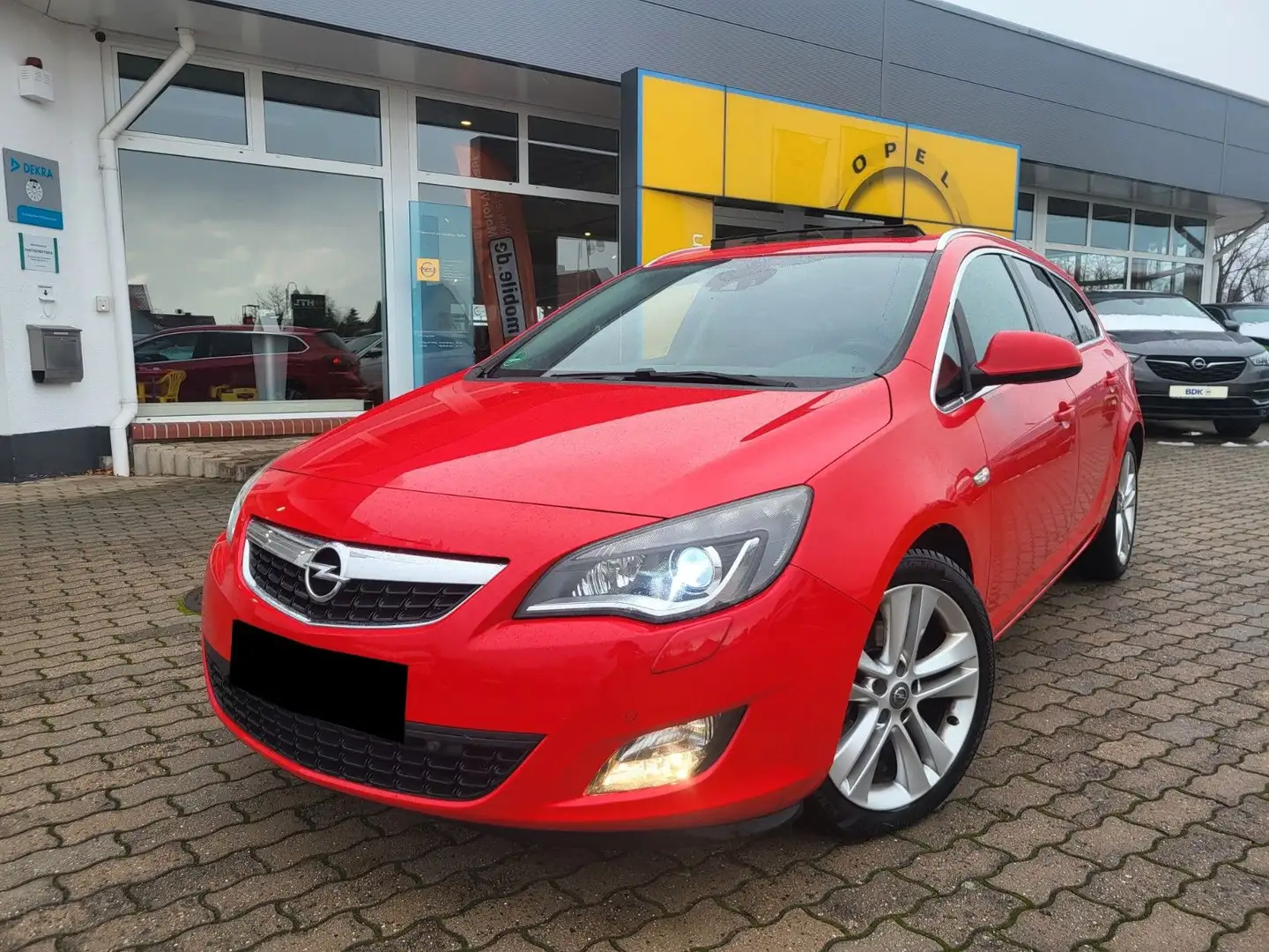 Opel Astra J 2.0T  Sports Tourer "Sport" BiXenon/Navi Red - 2