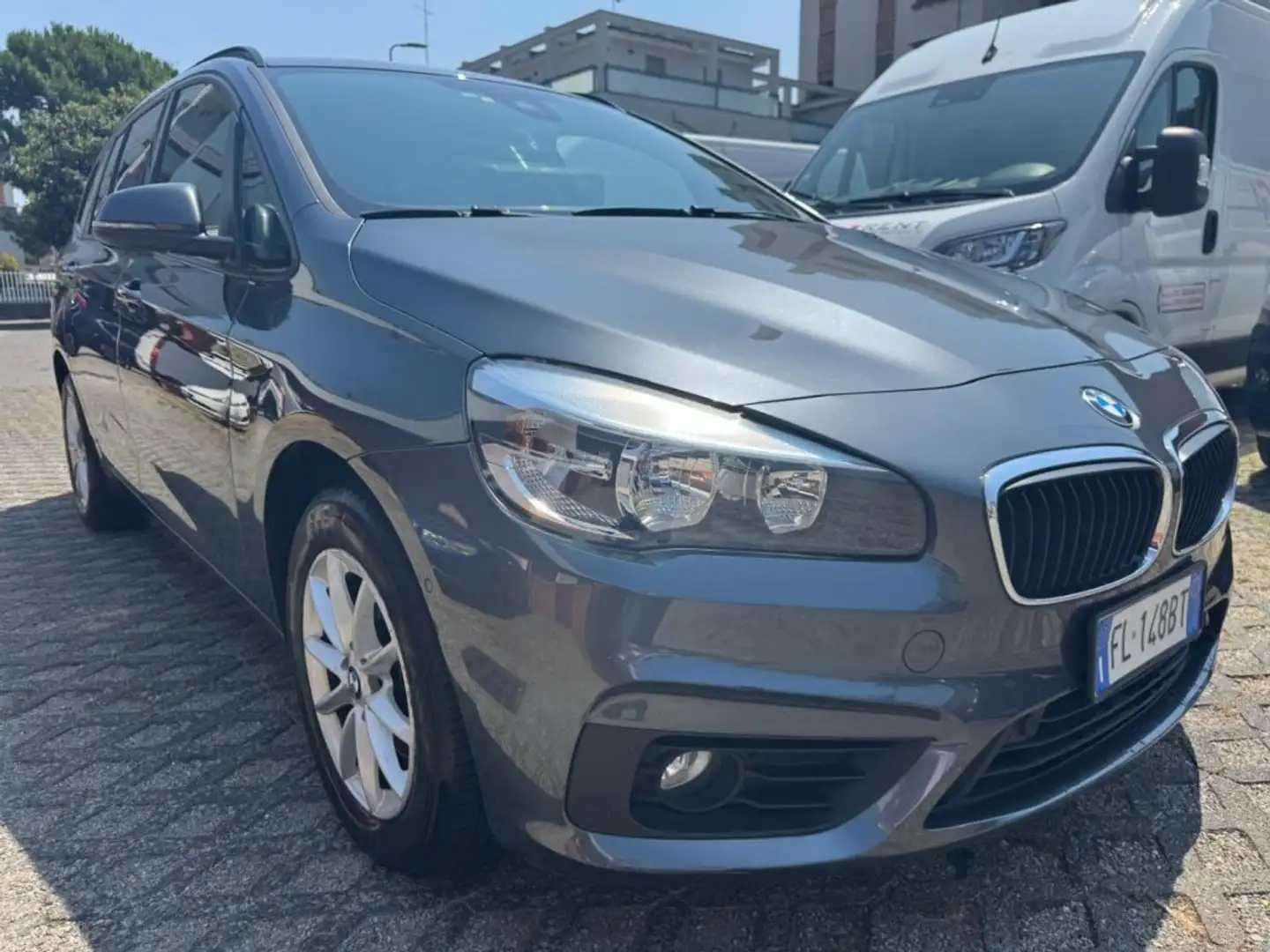 BMW 216 d Gran Tourer Advantage 7 POSTI Grigio - 2