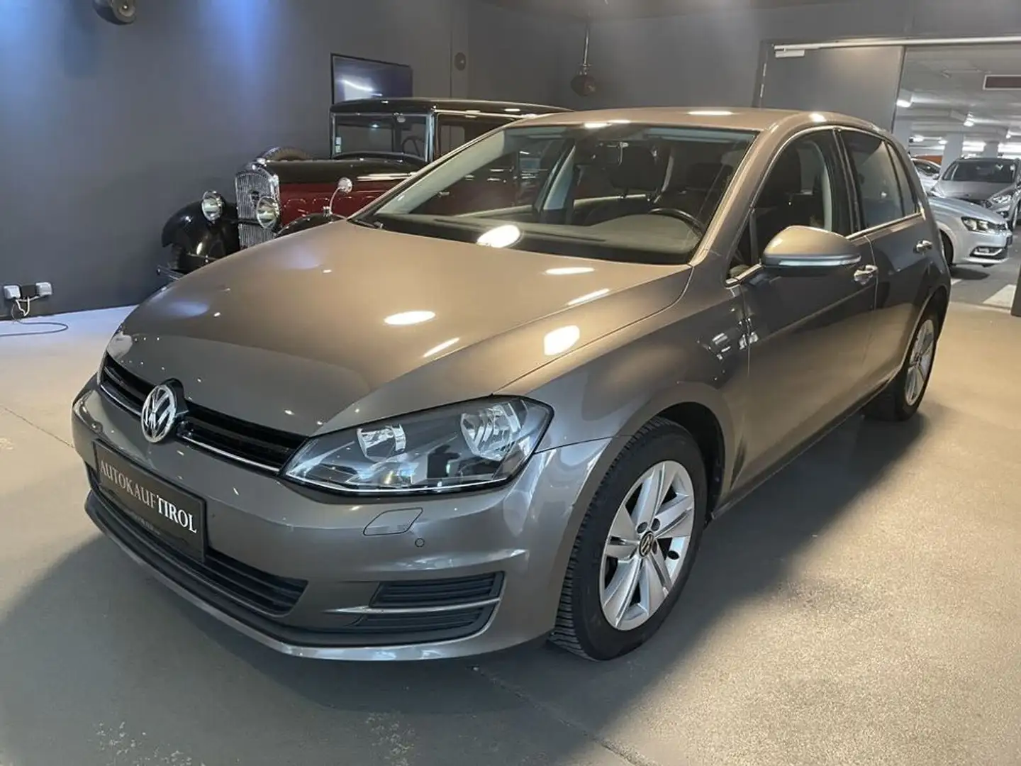Volkswagen Golf Trendline BMT Grau - 1
