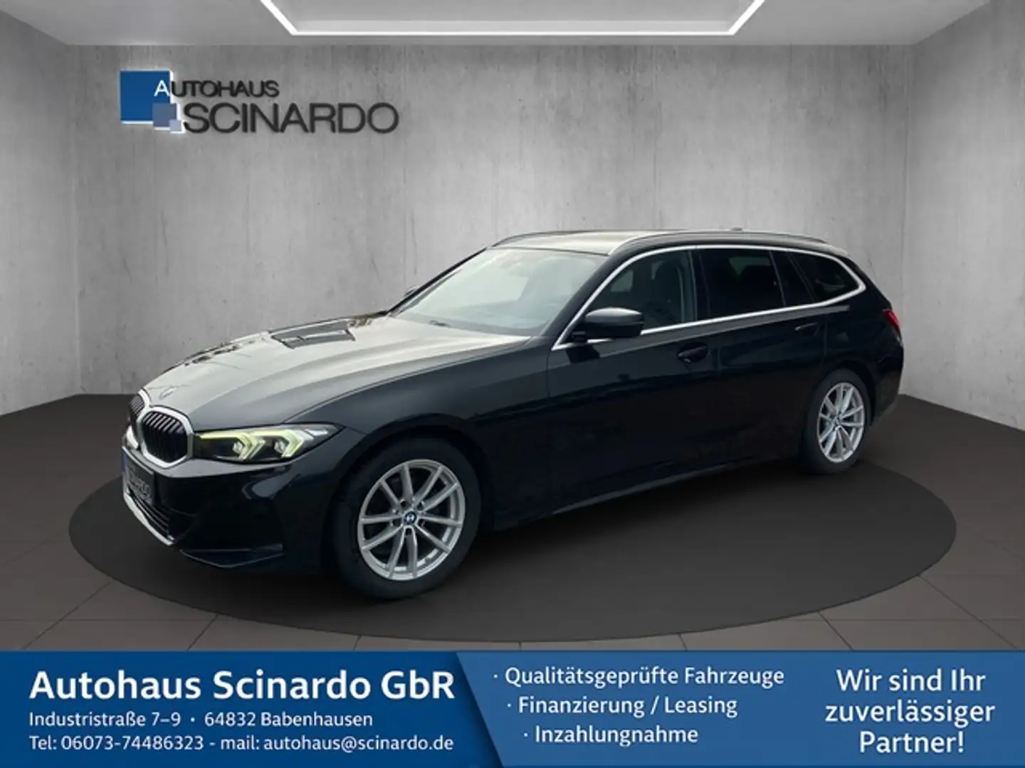 BMW 318 d Touring *Navi*LiveCockpit Plus*RFK*LED* Zwart - 1