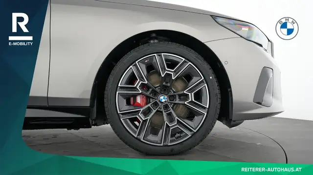 BMW i5 xDrive40 *M Sportpaket Pro *Adaptives Fahrwerk Pro Ansicht 33