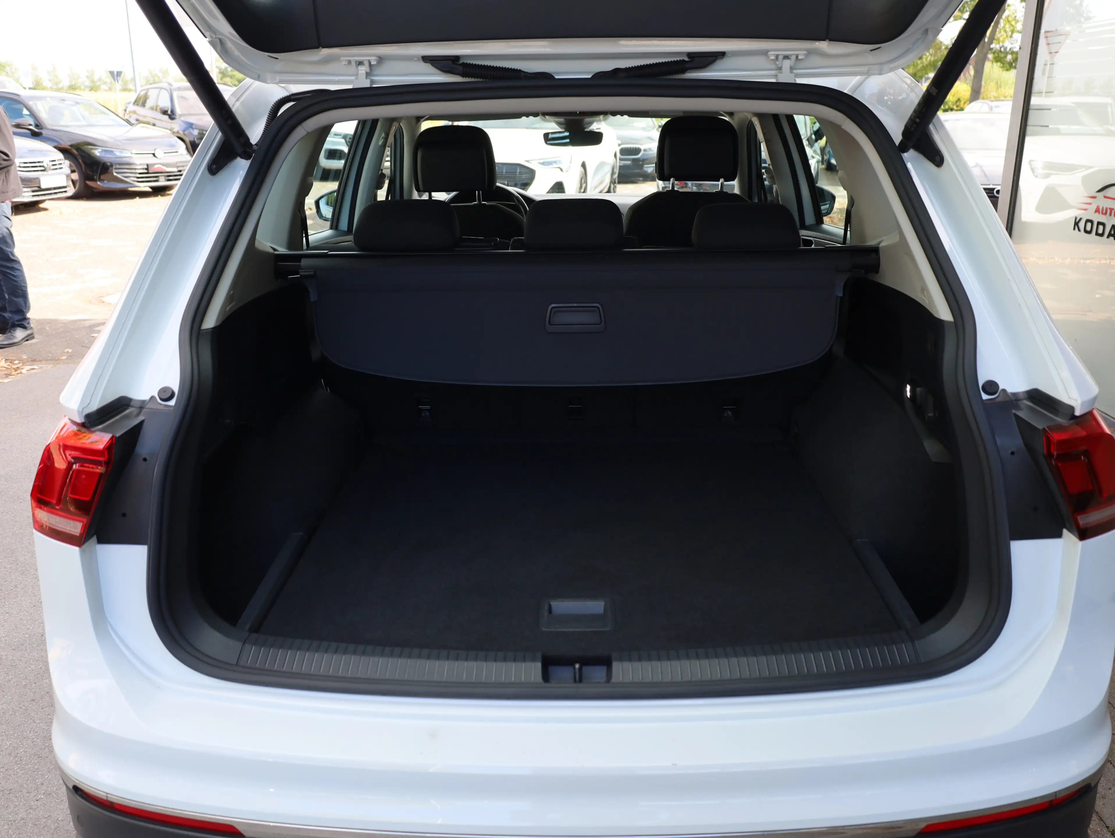 Volkswagen Tiguan Allspace Life 2.0TDI*AHK*ACC*elekt.Heck.* — photo 10