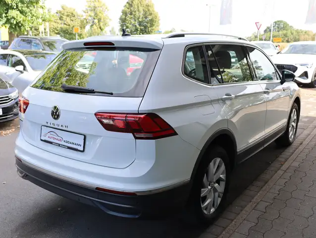Volkswagen Tiguan Allspace view 13
