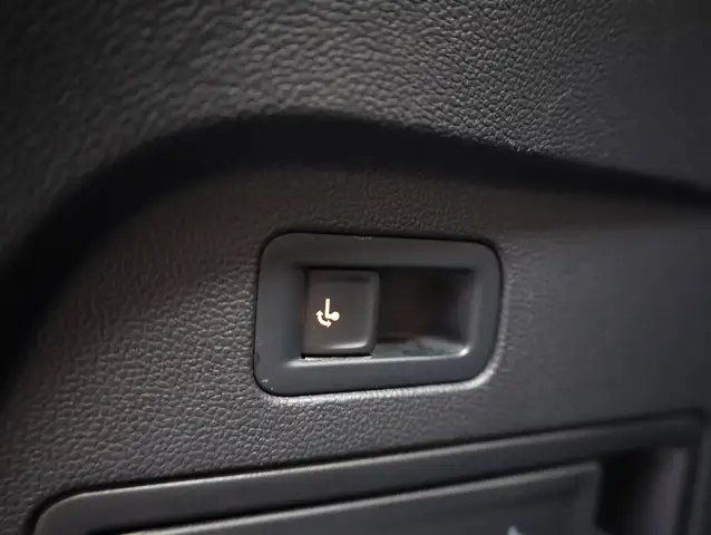 Volkswagen Tiguan Allspace view 11