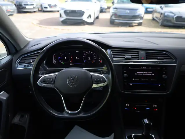 Volkswagen Tiguan Allspace view 19