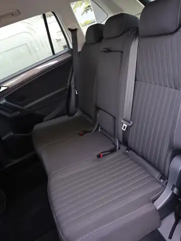 Volkswagen Tiguan Allspace view 16