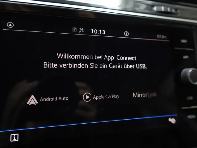 Volkswagen Tiguan Allspace view 21