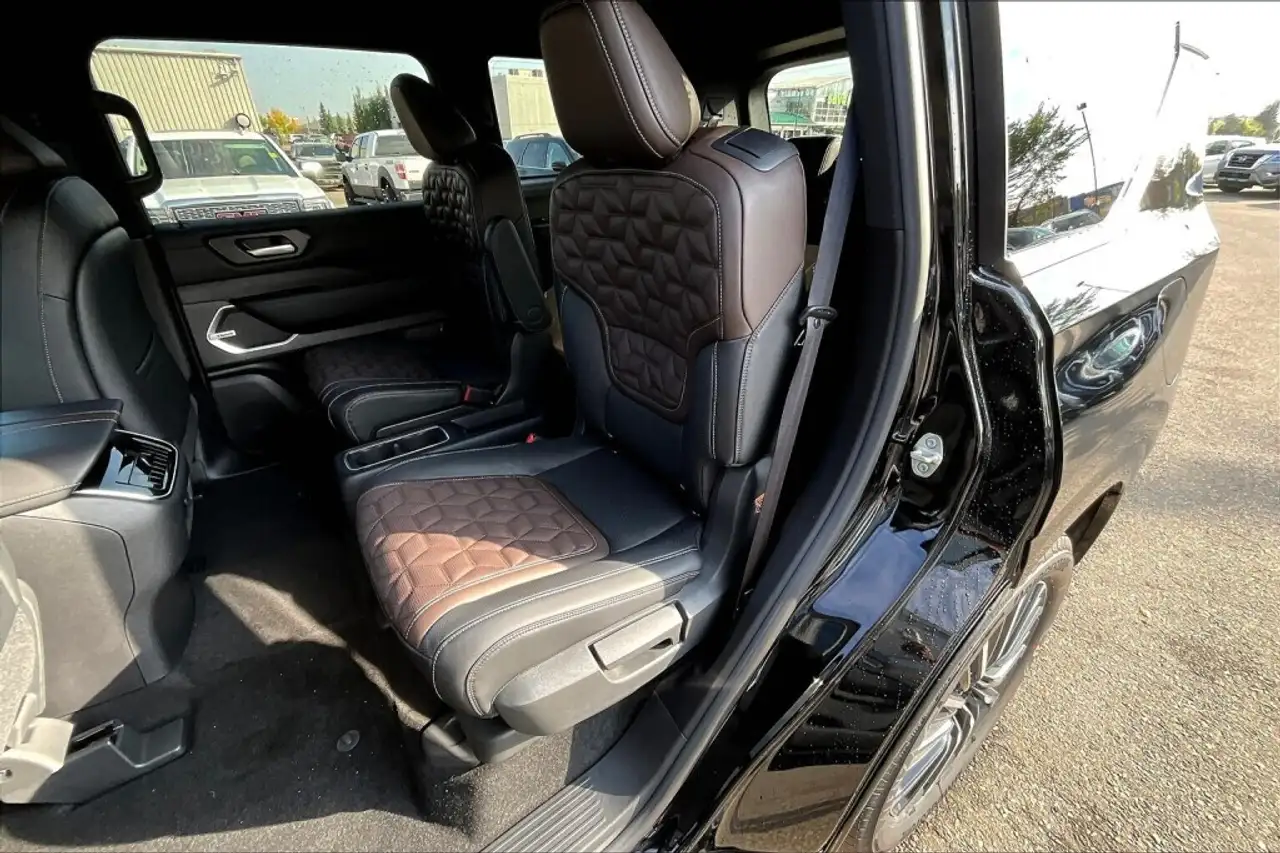 Nissan Armada снимка Nissan Armada