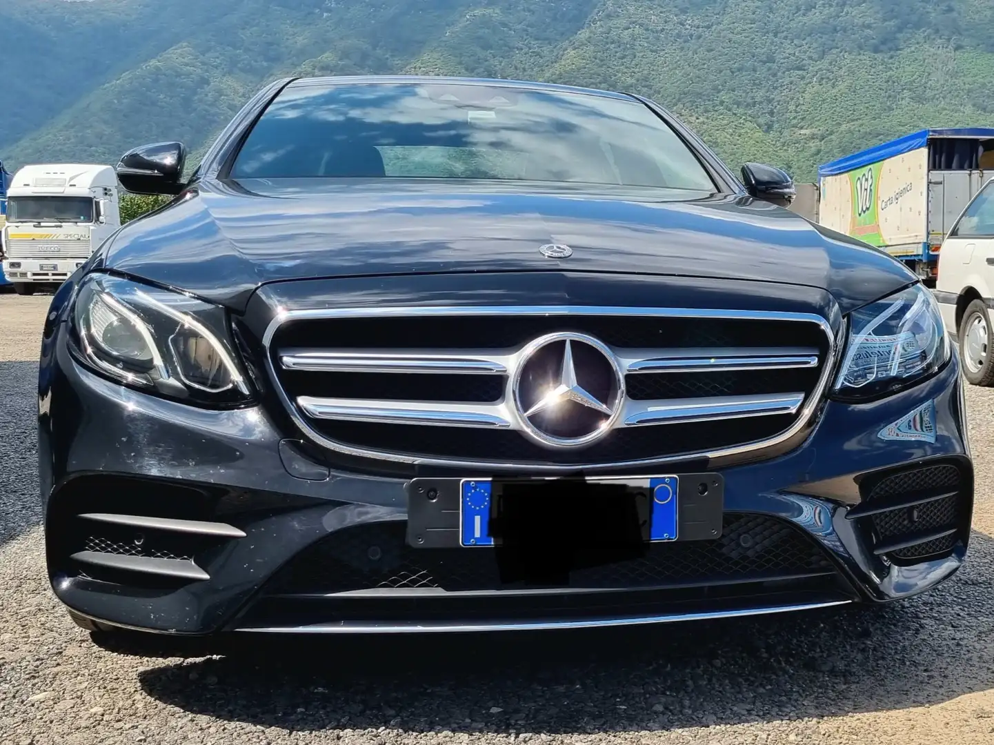 Mercedes-Benz E 220 d AMG Line 4matic auto - 1