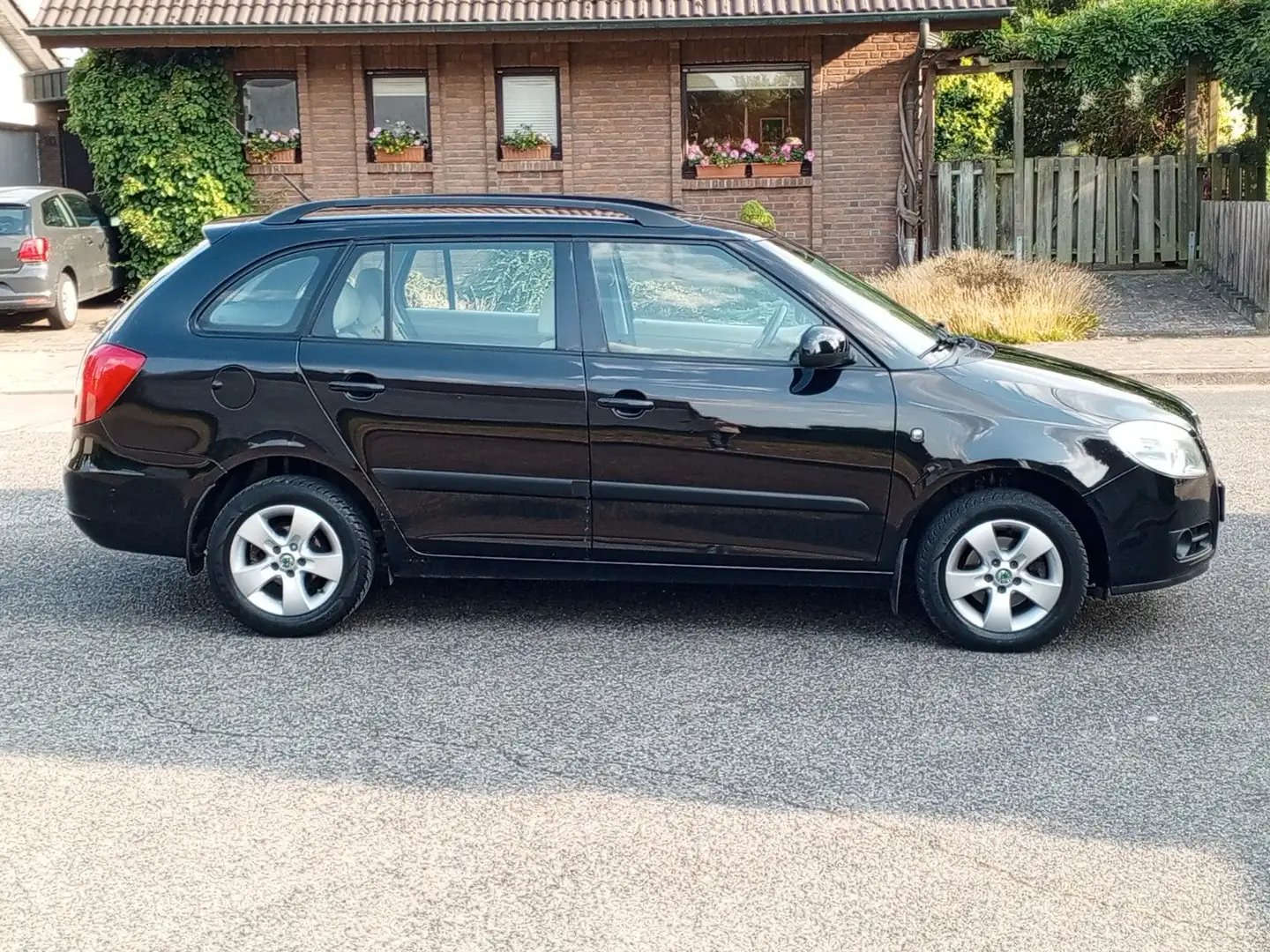 Skoda Fabia Combi Elegance 1.6 *Automatik*1.Hand*Tüv N Nero - 2