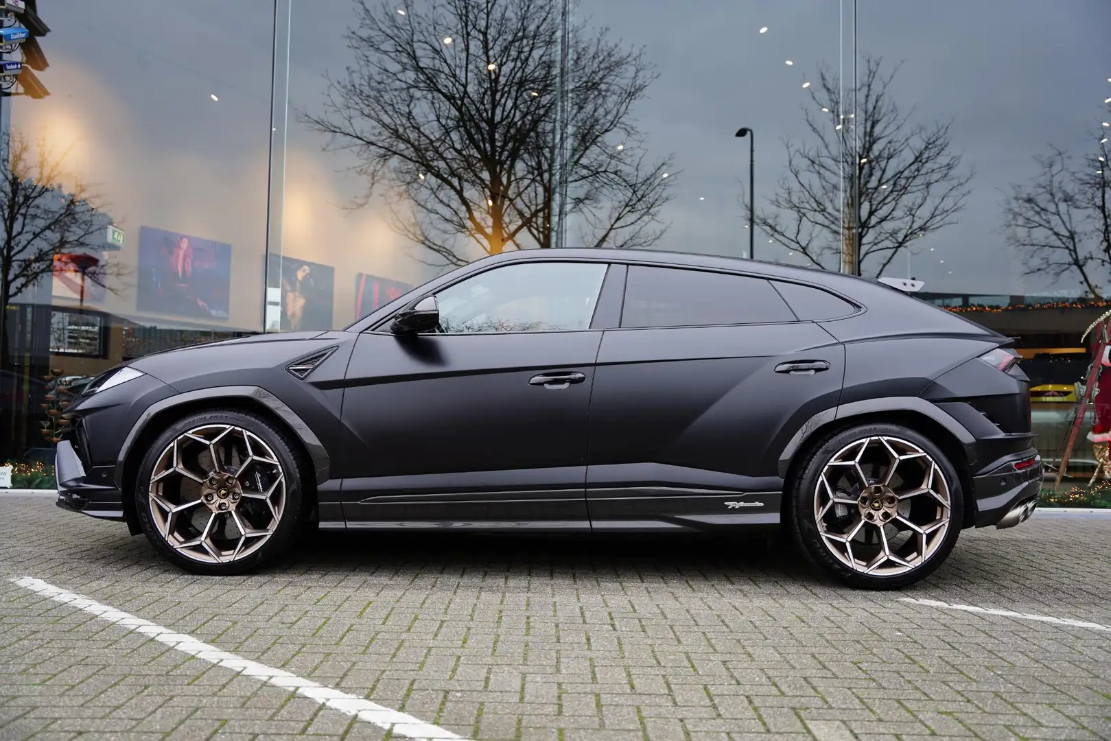 Lamborghini Urus 4.0 V8 Performante Carbon B&O Advanced Schwarz - 2