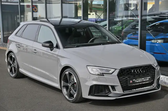 Audi RS3 view 3