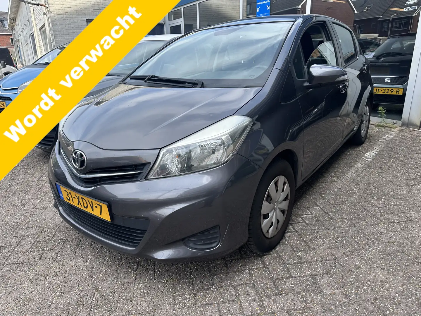 Toyota Yaris 1.0 VVT-i Aspiration 5 deurs airco/ecc nieuwstaat Grijs - 1